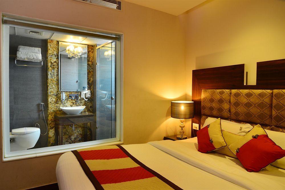 Staybook Hotel Uppal International 4* Nova Deli