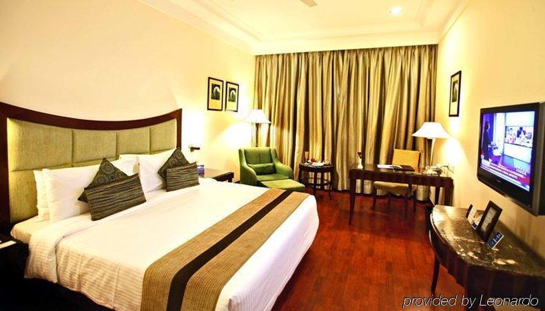 Muse Sarovar Portico Nehru Place