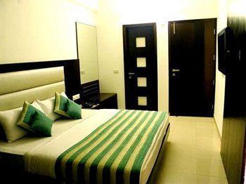 Chanchal Continental # Near To New Delhi Station # Family Hotel # Customer'S Choice Hotel # Tourist Places Nearby - Red Fort, Jama Masjid, India Gate New Delhi