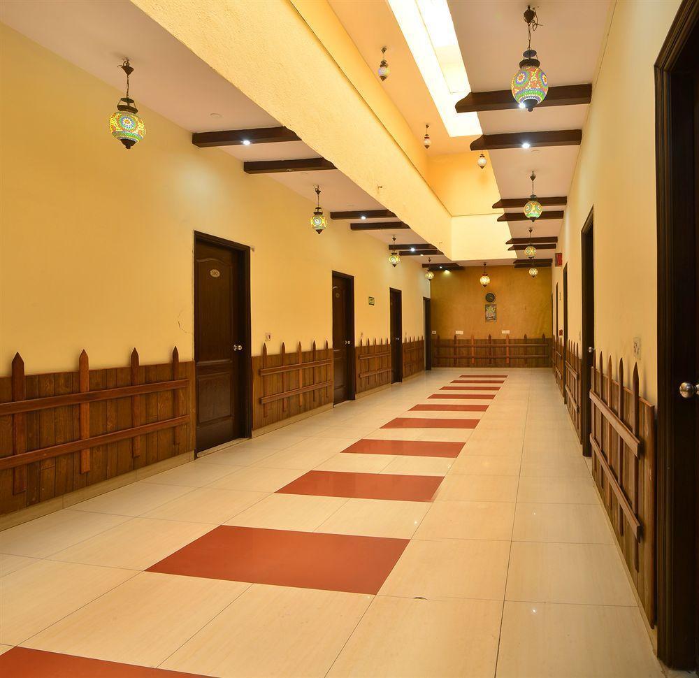 Hotel The Gold Regency - 02 Mins From Railway Station Nova Deli