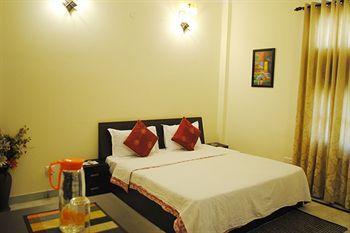 Fabexpress Rajdeep Palace Hotel
