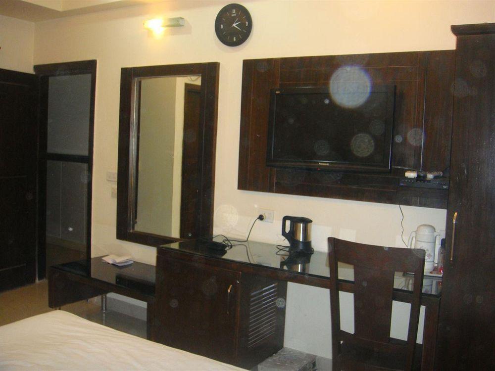 Polonia Hotel New Delhi