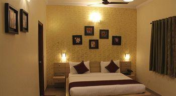 Persona International Karol Bagh Hotel