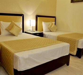 Venizia Sarovar Portico Hotel