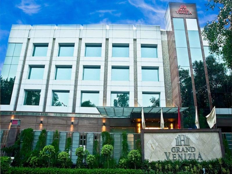 Venizia Sarovar Portico Hotel