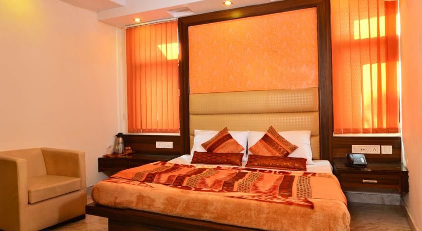 Hotel Shri Vinayak In Centre At Railway Station-by Rcg New Delhi