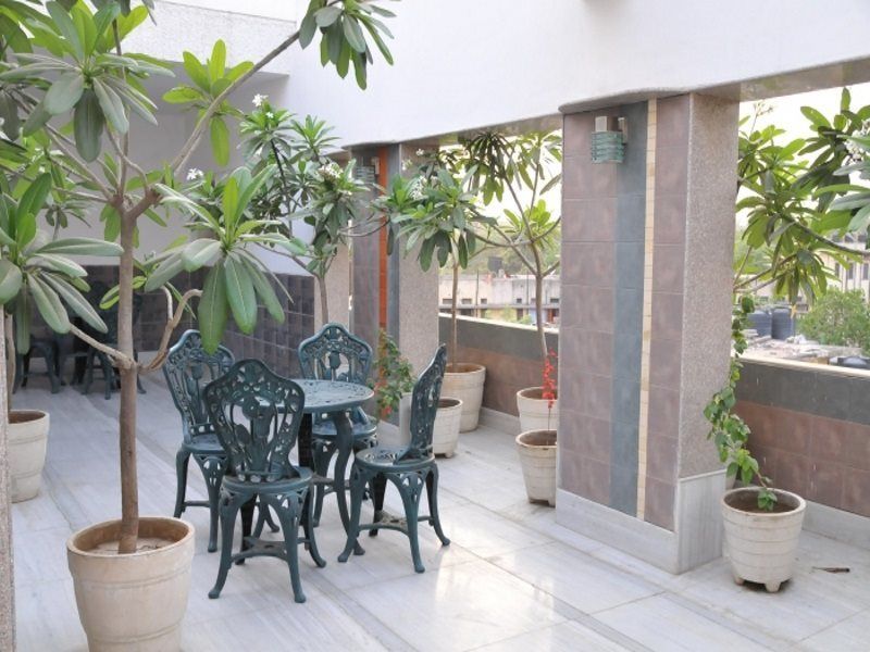 The Natraj Yes Please -new Delhi Hotel