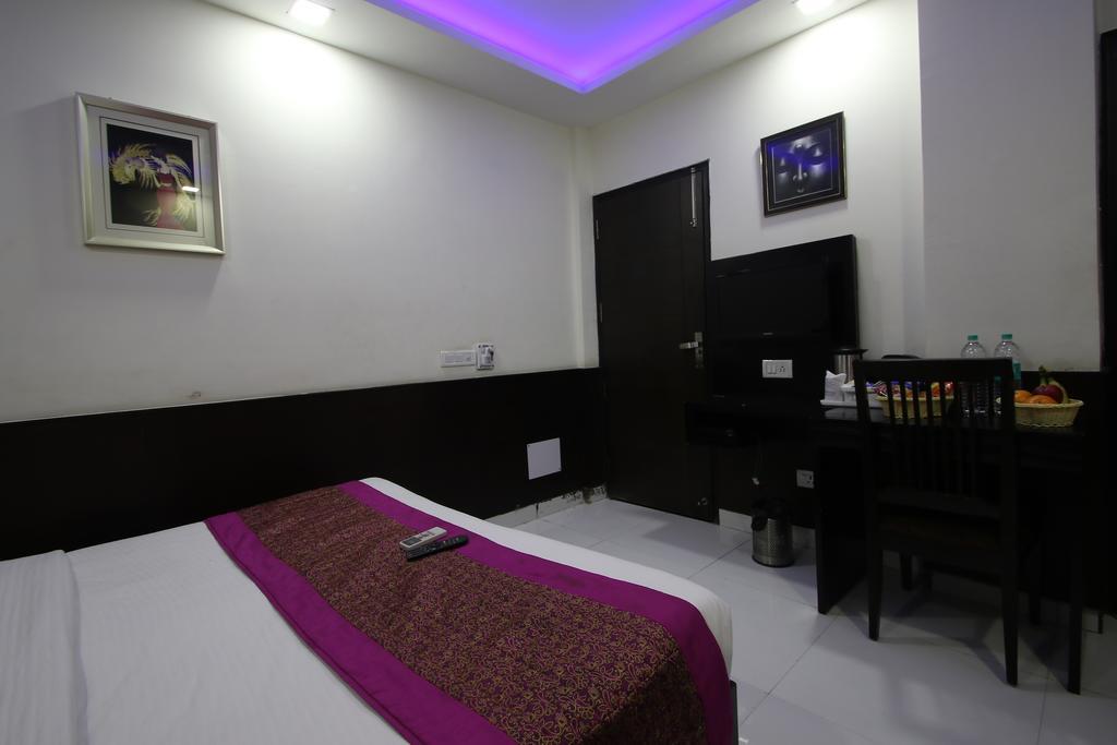 Hill Palace -near Karol Bagh Metro Station 3*