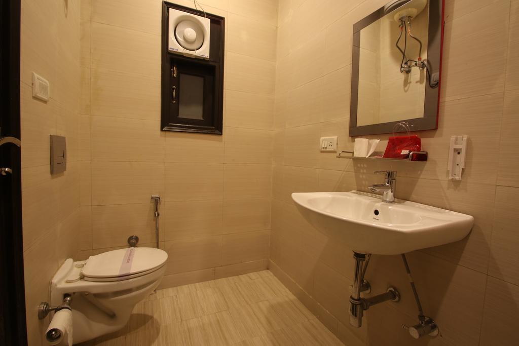 Hotel Hill Palace -near Karol Bagh Metro Station