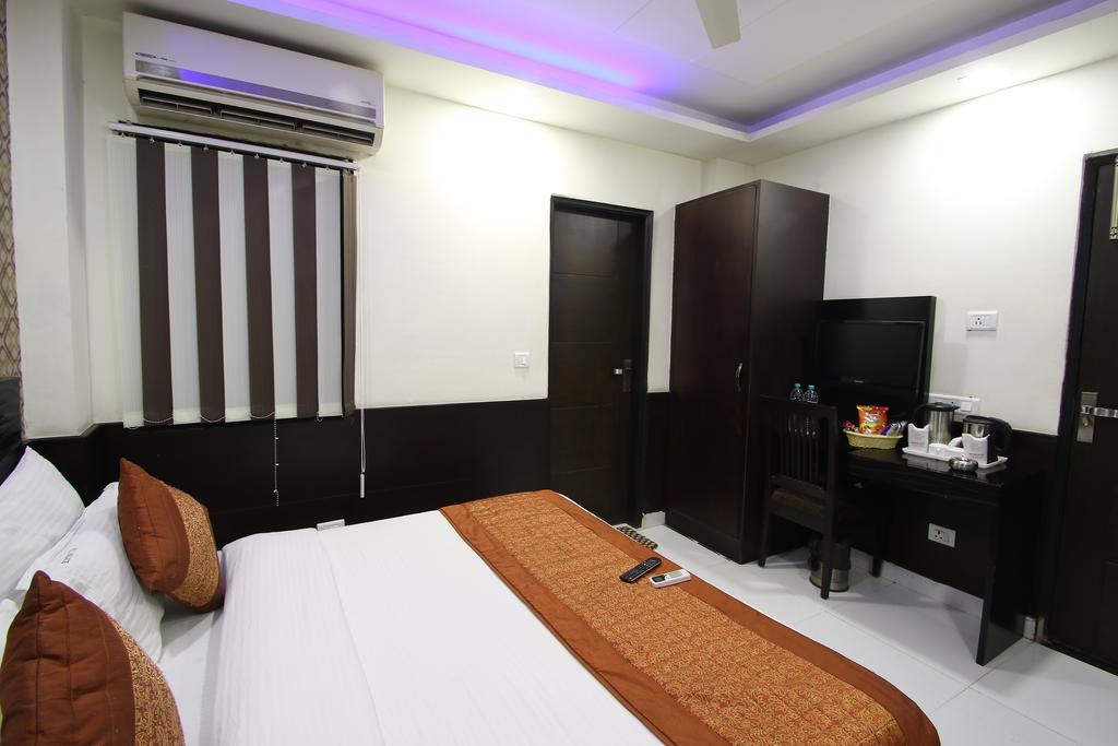 Hill Palace -near Karol Bagh Metro Station 3*