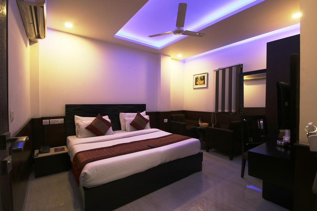 Hotel Hill Palace -near Karol Bagh Metro Station 3*