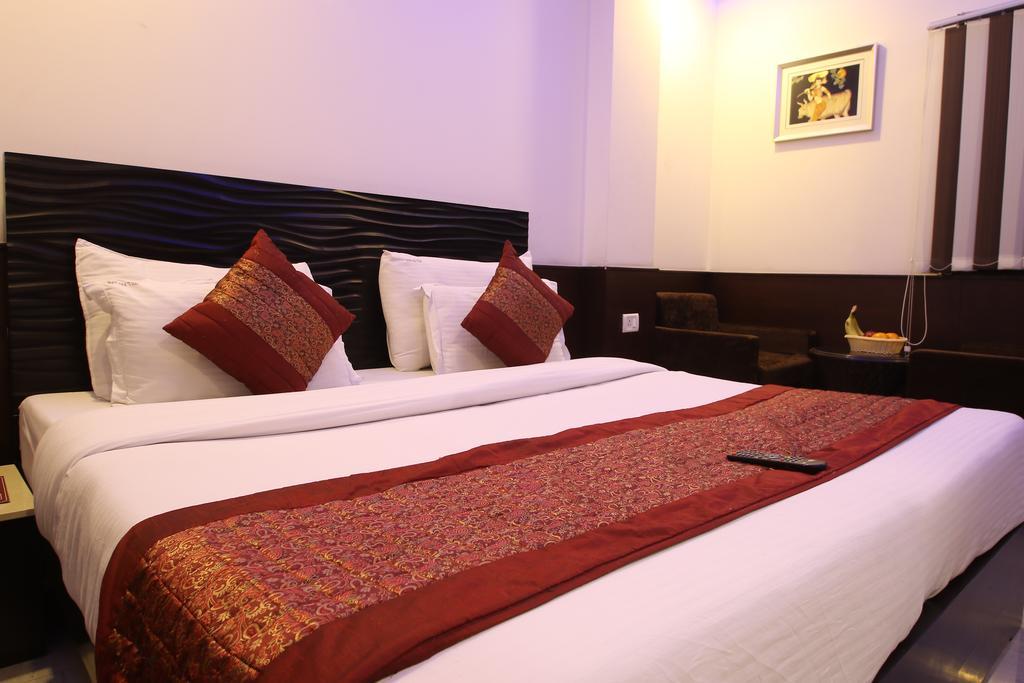 Hill Palace -near Karol Bagh Metro Station Hotel