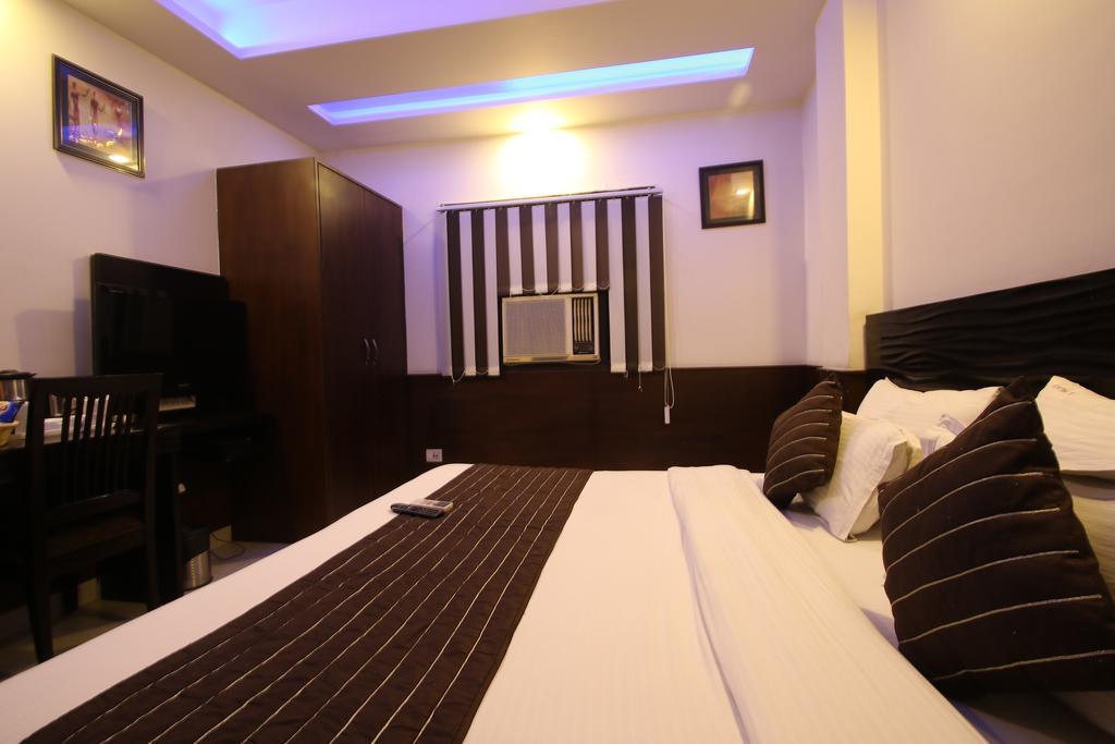Hill Palace -near Karol Bagh Metro Station Hotel
