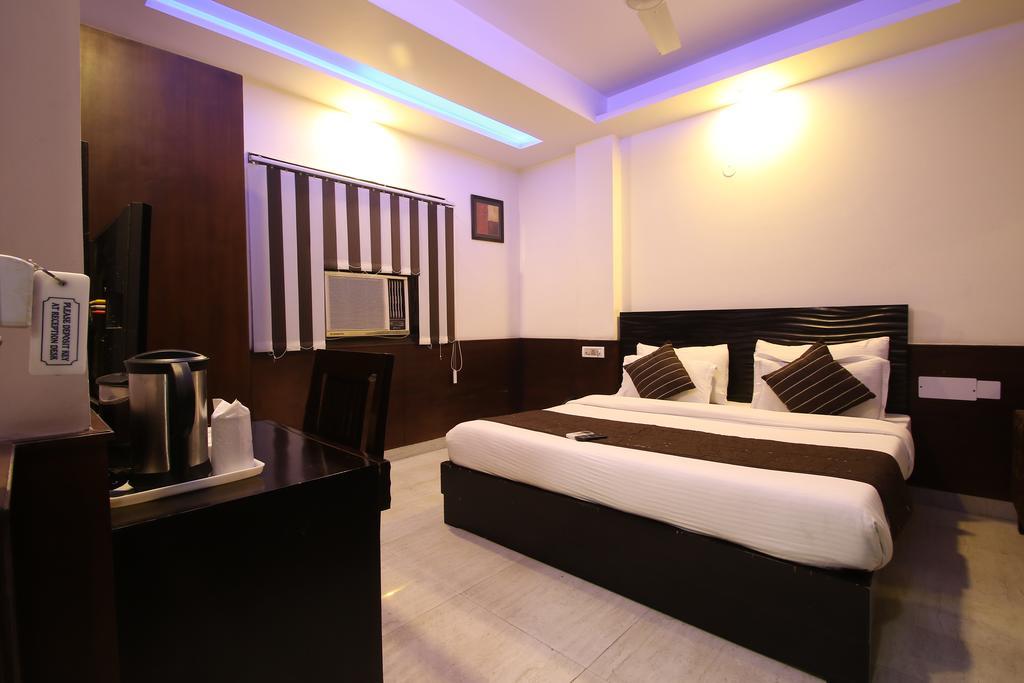 Hotel Hill Palace -near Karol Bagh Metro Station 3*