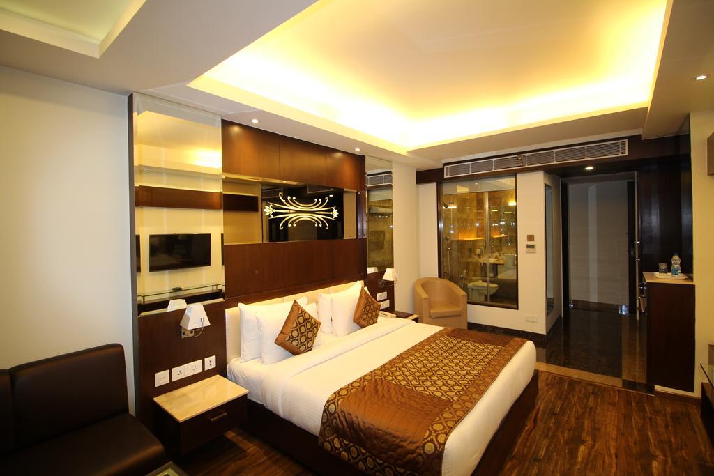 Golden Grand Hotel