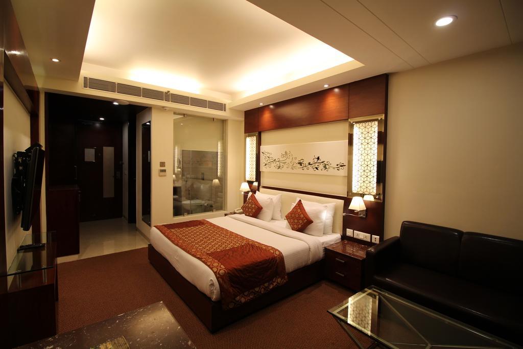Golden Grand Hotel 4*