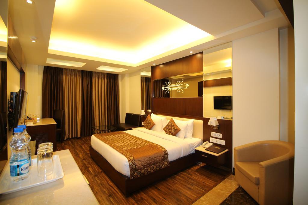 Golden Grand Hotel 4*