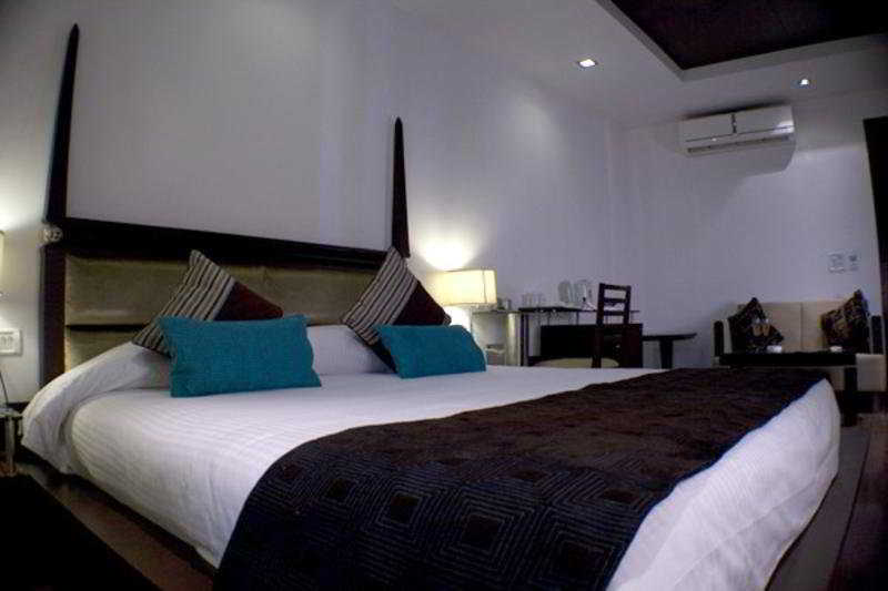 Hotel Fabexpress Le Grand New Delhi