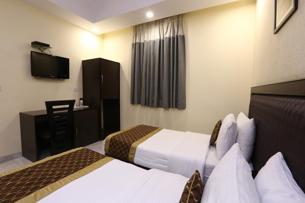 Kingston Park - Karol Bagh