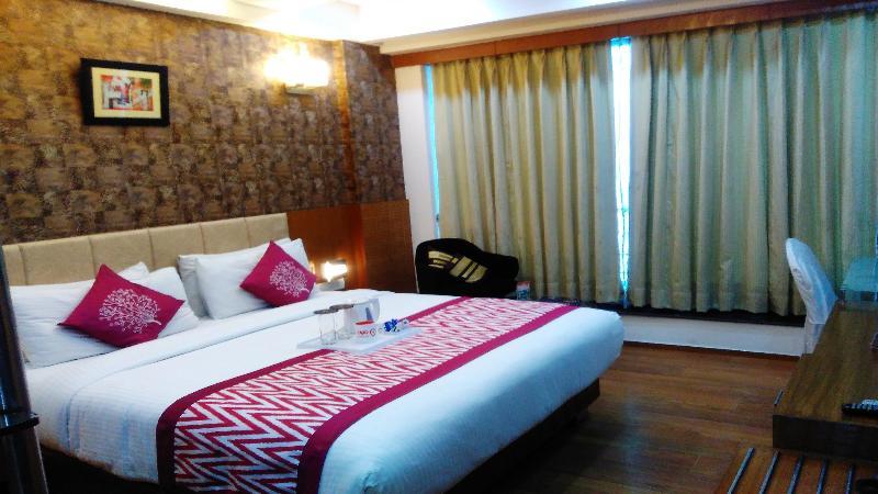 Hotel Signature Grand