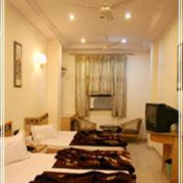 Hotel Chanchal Continental # Near To New Delhi Station # Family Hotel # Customer'S Choice Hotel # Tourist Places Nearby - Red Fort, Jama Masjid, India Gate 3*