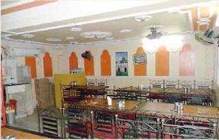 Hotel Fabhotel Darbar