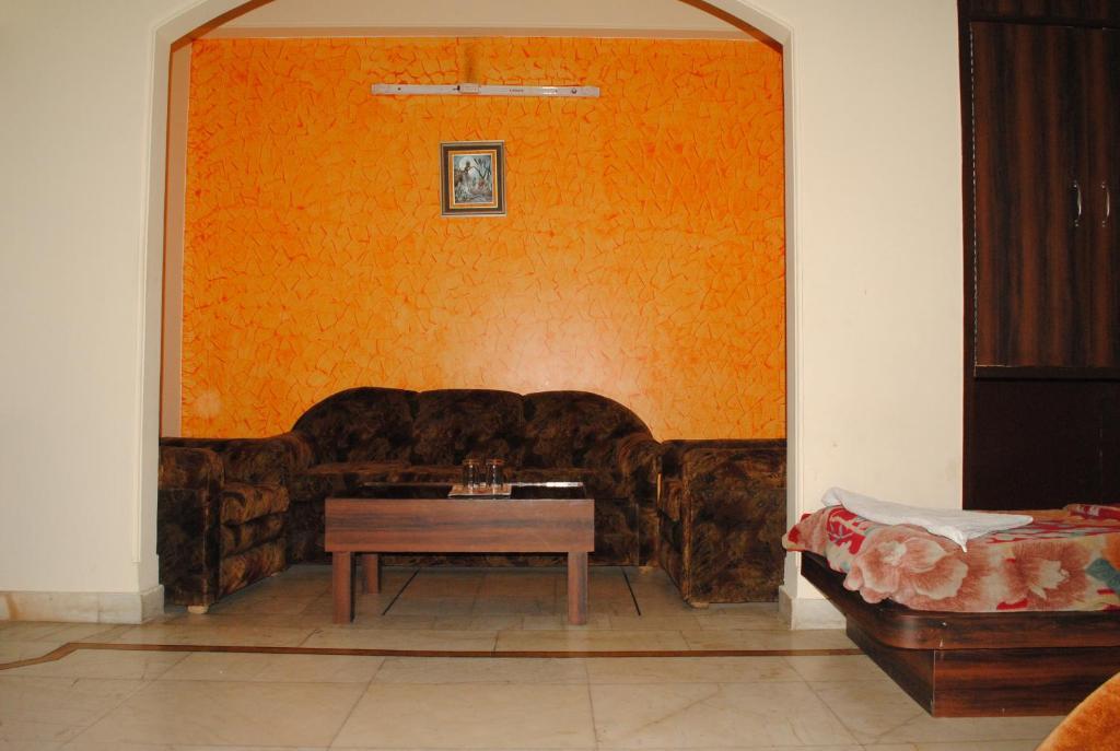 Baba Continental Hotel New Delhi
