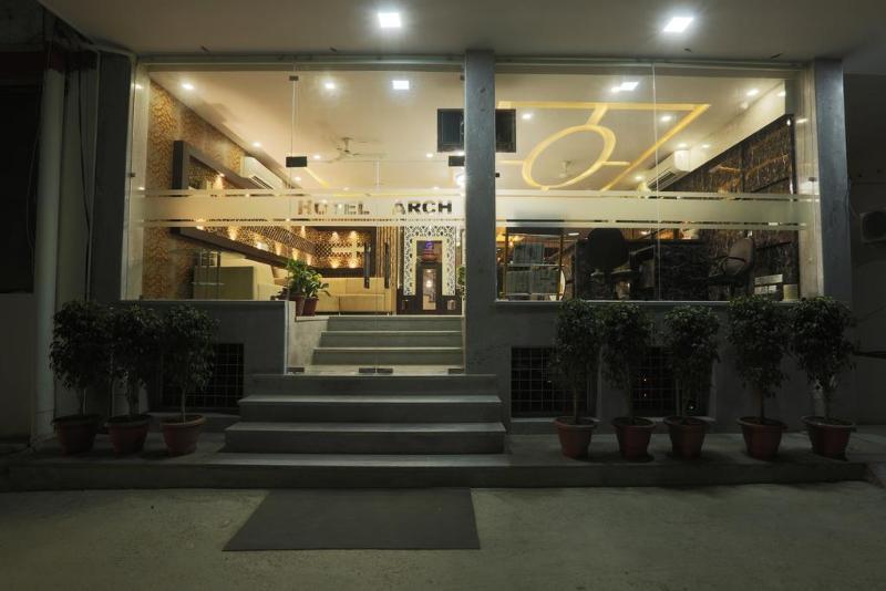 Hotel Arch - Near Aerocity New Delhi