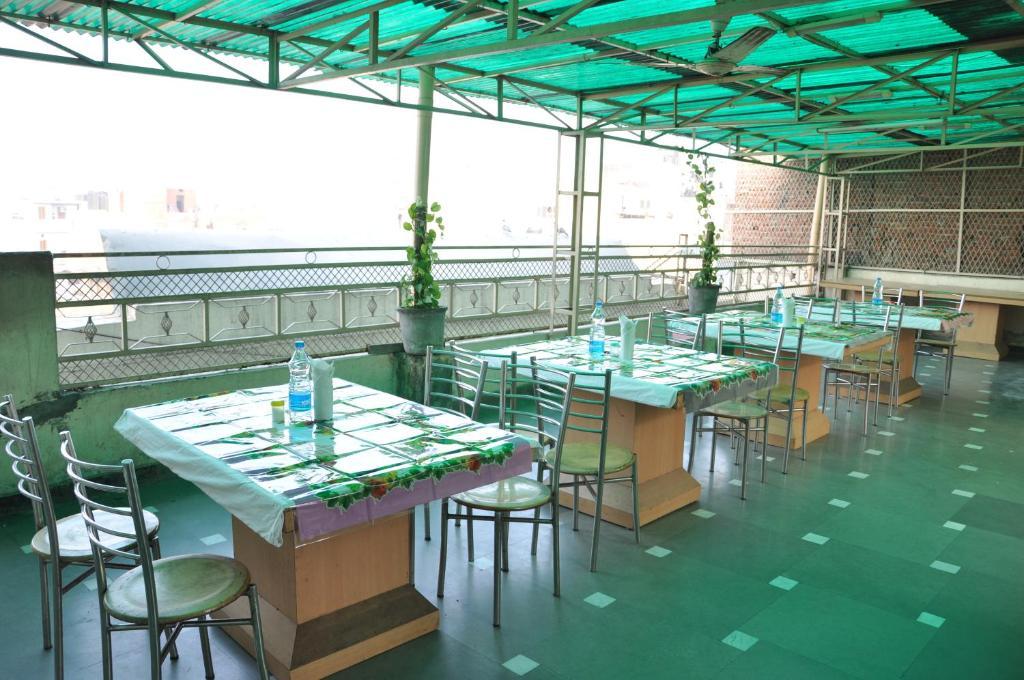 Legend - Walk-in From Railway Station 3*