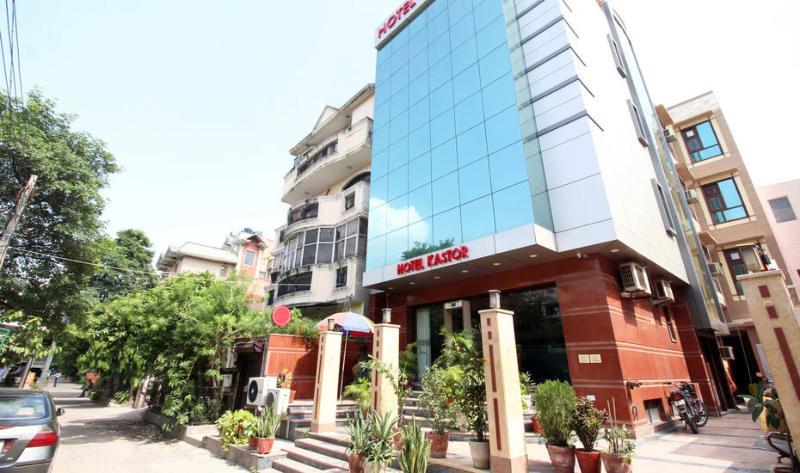 Kastor- Near Nehru Place- Gk 2- M Block Market-gk Metro Station-dr As Clinic 3*