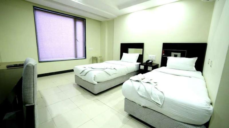Hotel Neu - Near Connaught Place