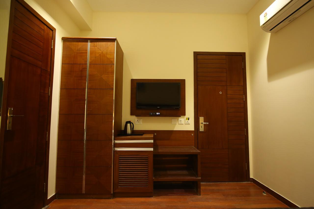 The Ic's New Delhi