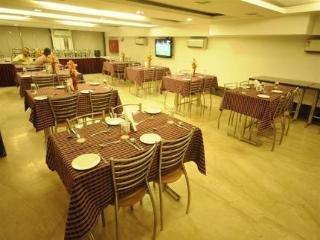 Fabhotel Admire Hotel 3*