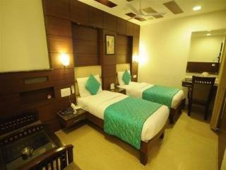 Fabhotel Admire Hotel