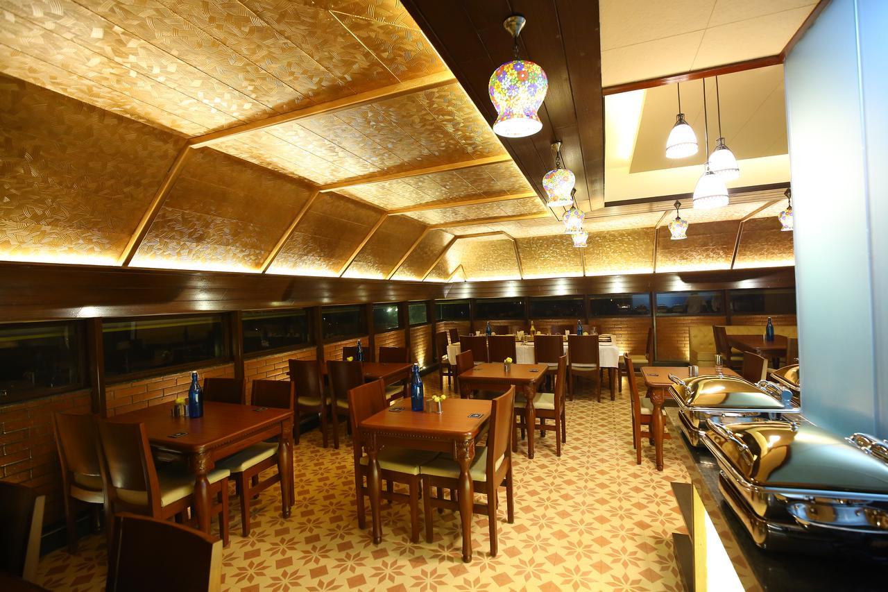 The Ic's New Delhi