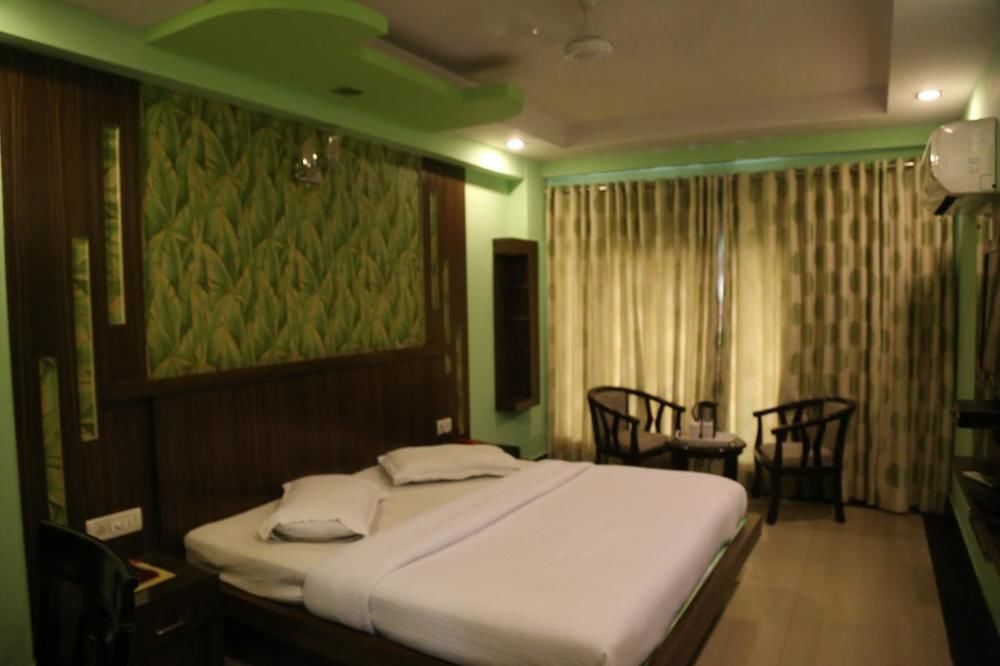 Grand Plaza Hotel 3*