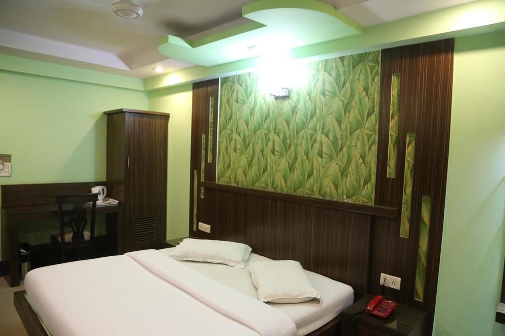 Grand Plaza Hotel 3*