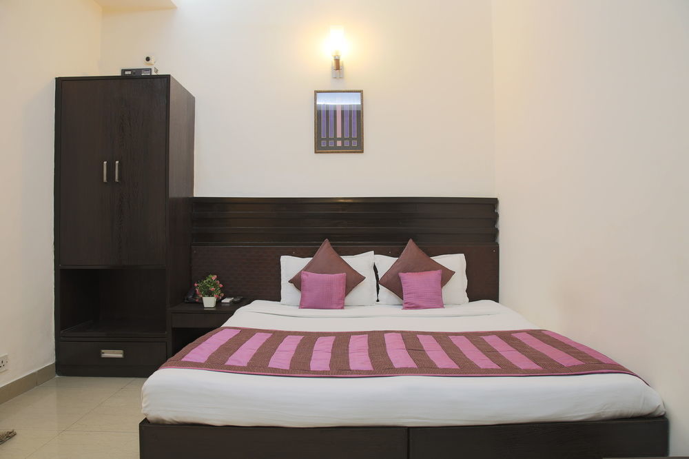 Hotel Fabhotel Exotica Greenpark