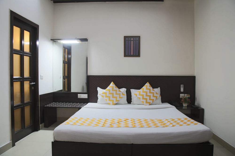 Hotel Fabhotel Exotica Greenpark