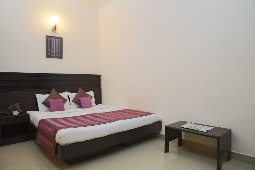 Fabhotel Exotica Greenpark