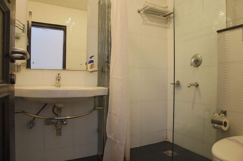 Fabhotel Exotica Greenpark Hotel 3*
