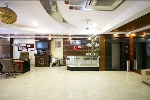 Raunak International Hotel 3*