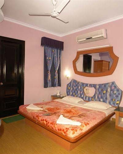 Raunak International 3*