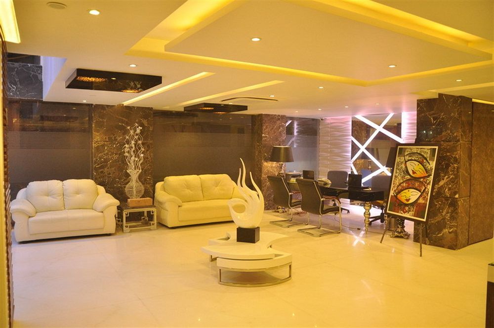 Staybook Hotel Uppal International Hotel 4*
