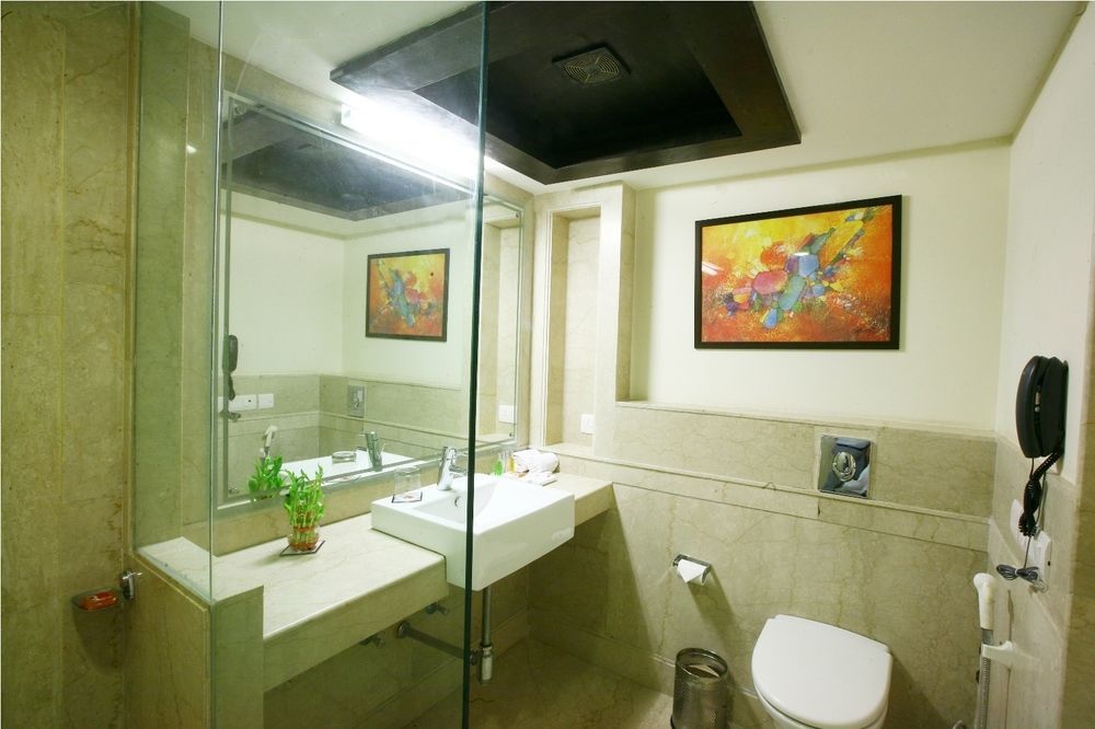 Karon - Lajpat Nagar 3*