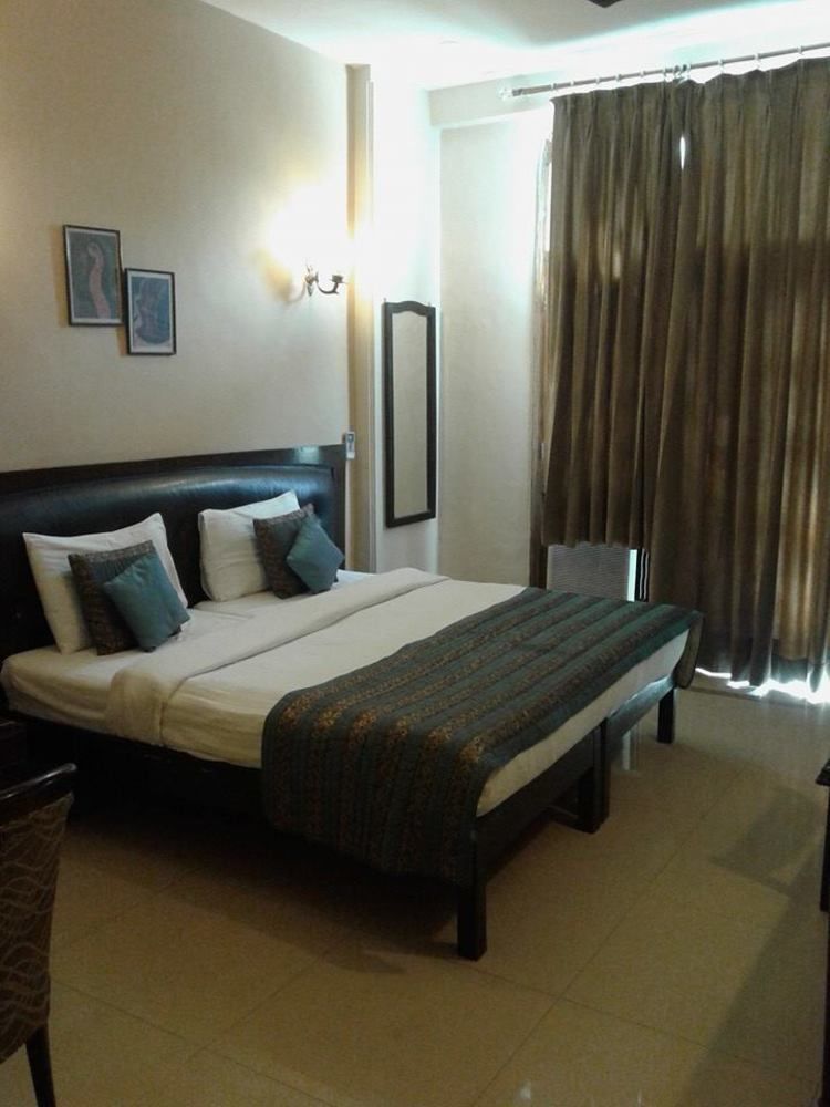 Hotel Fabexpress Llyod Residency