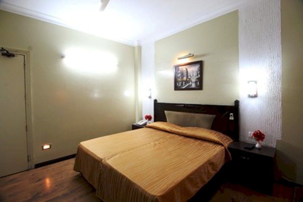 Hotel The Tourist - 1 Min From Railway Station