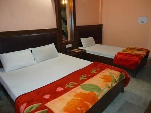 Sahara International Deluxe Hotel