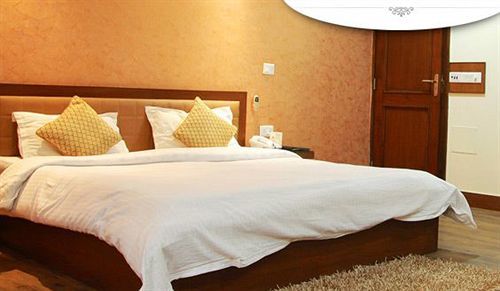 Hotel Chirag Residency New Delhi