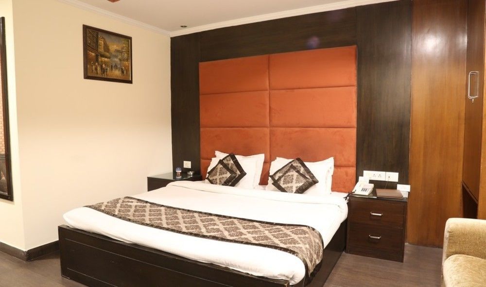 Hotel Chirag Residency New Delhi